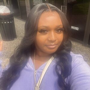 Meet your Posher, Lia